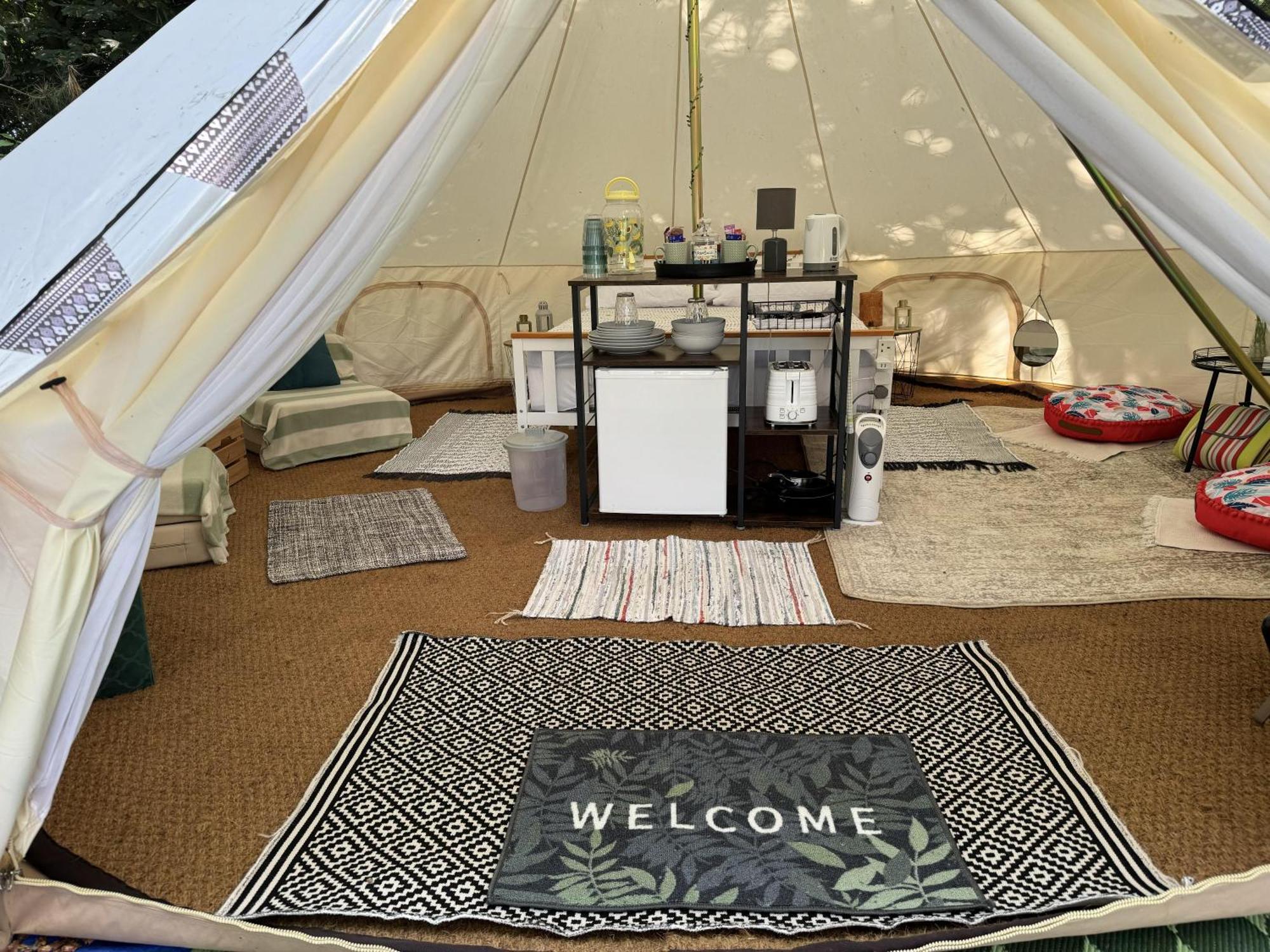 Spacious Bell Tent At Herigerbi Park Lincolnshire Vila Grantham Exterior foto